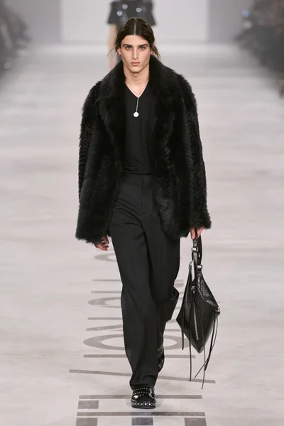 Look 11